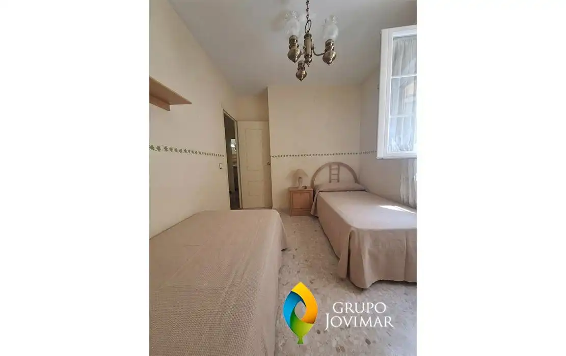 Habitación de Piso en venta en Guadix con Calefacción, Terraza y Amueblado