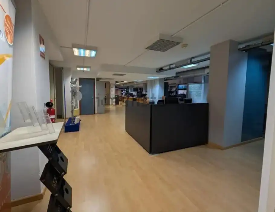 Büro zum Verkauf in Barcelona mit Klimaanlage und Heizung