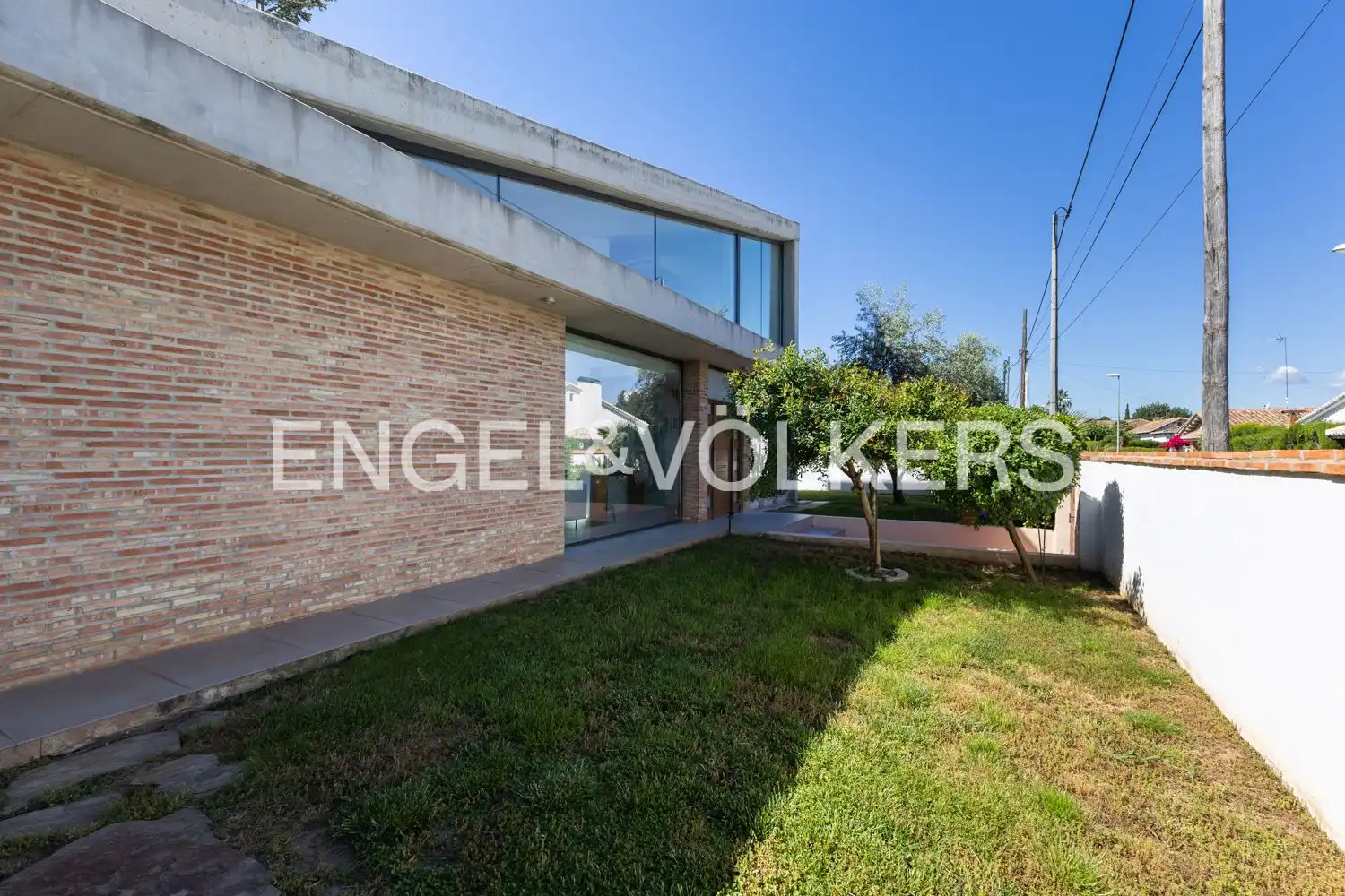 Vista exterior de Casa o chalet en venta en L'Eliana con Aire acondicionado, Calefacción y Jardín privado