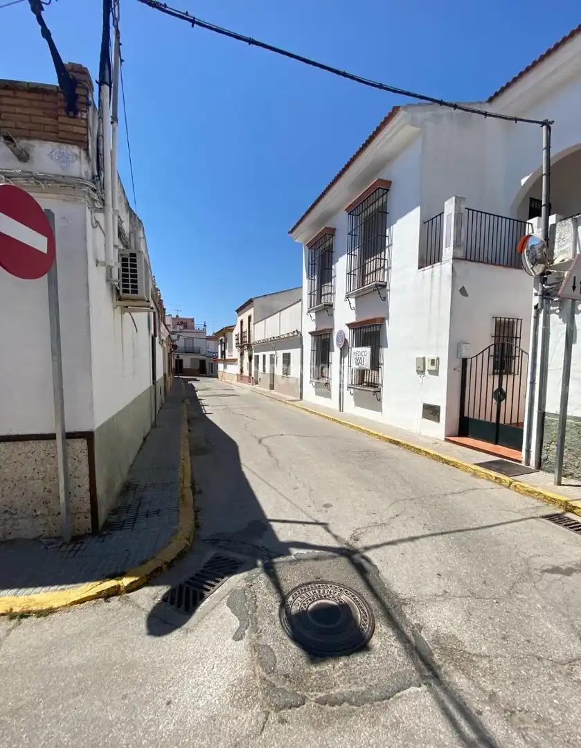 Vista exterior de Casa adosada en venta en Sanlúcar la Mayor