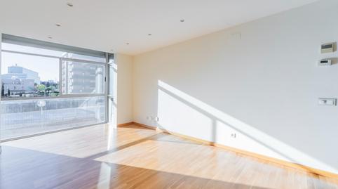 Foto 3 de Piso en venta en Calle Castillo de Candanchu, Las Tablas, Madrid