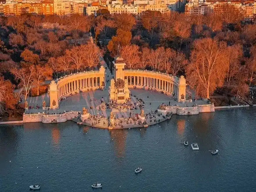 Vista exterior de Piso en venta en  Madrid Capital con Aire acondicionado
