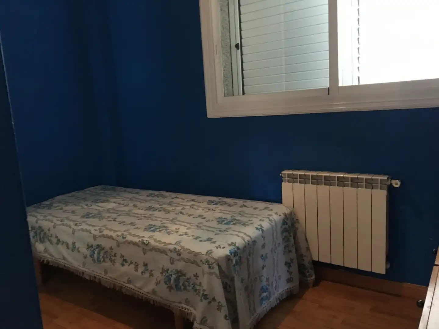 Habitación de Apartamento en venta en Ourense Capital  con Calefacción, Parquet y Amueblado