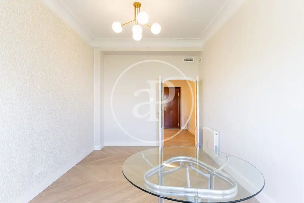 Flat for rent in Valencia  with Air Conditioner, Heating and Balcony