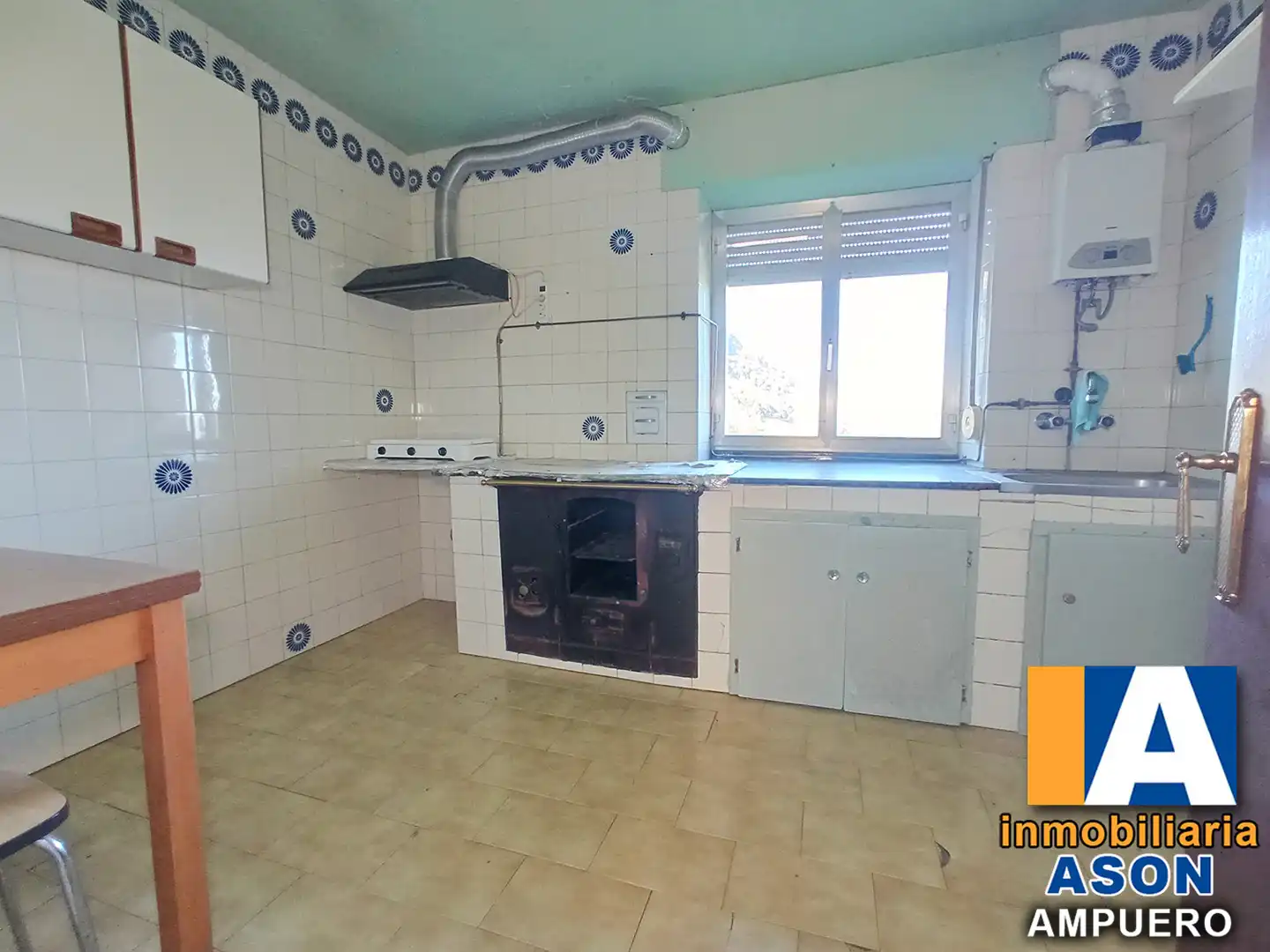 Cocina de Casa o chalet en venta en Ampuero con Jardín privado, Terraza y Amueblado