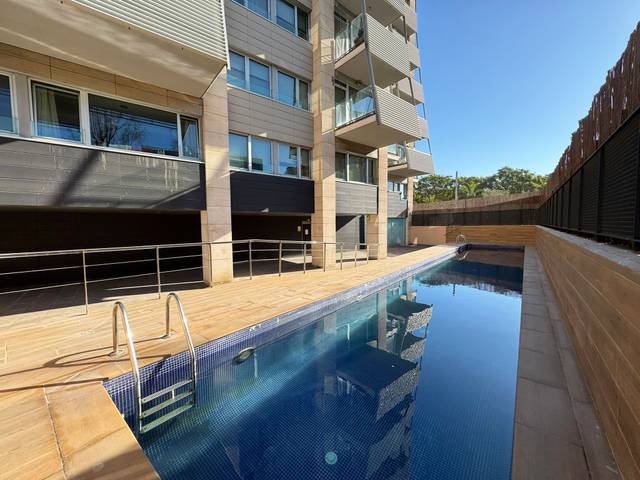 Piso en Venta en Carrer de Ramon Llull en Port Forum