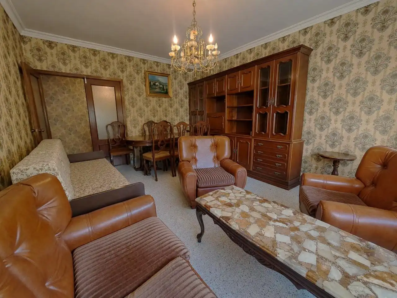 Sala d'estar de Pis en venda en Ourense Capital  amb Parquet, Traster i Moblat