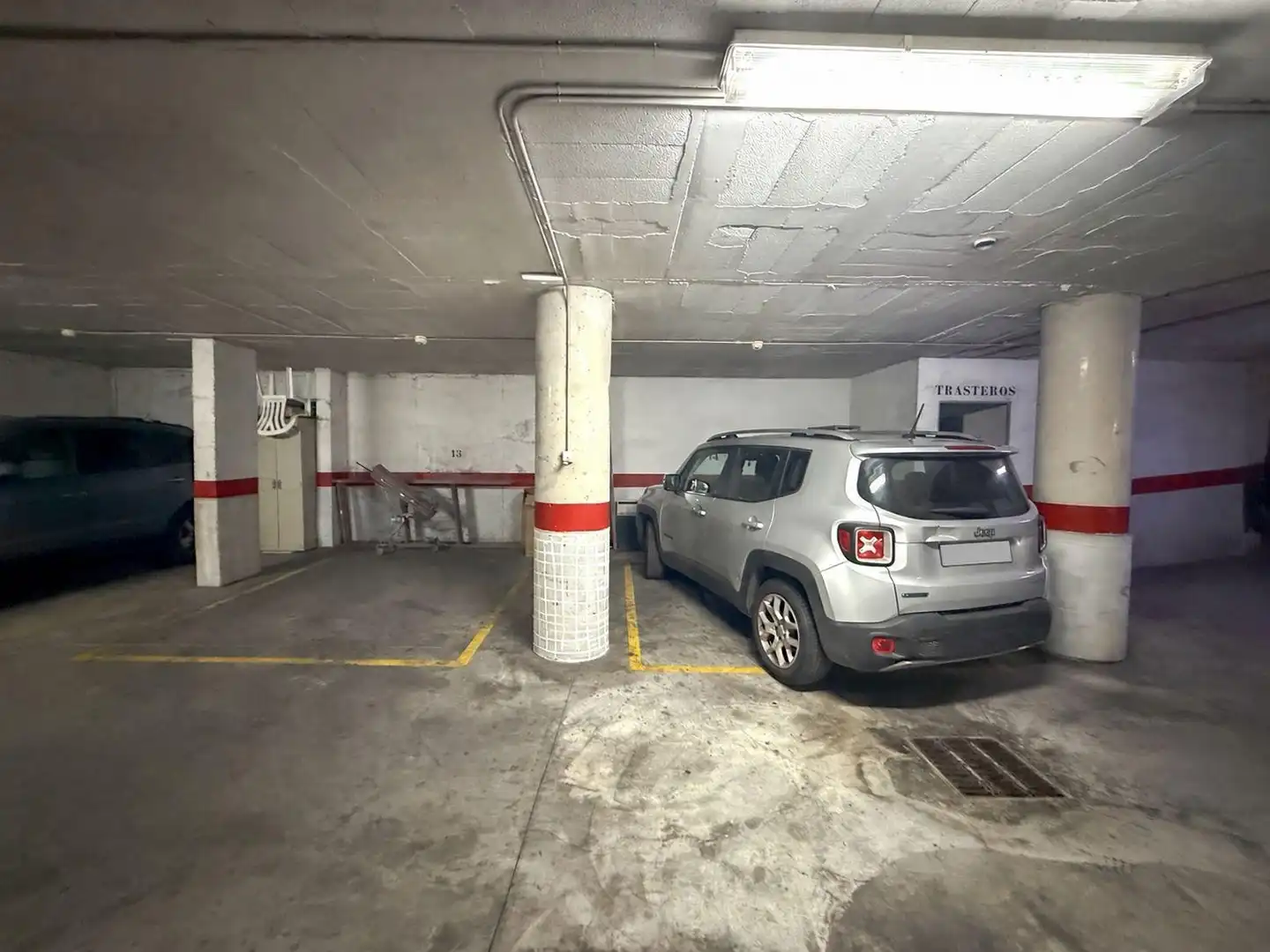 Parkplatz von Haus zum Verkauf in  Palma de Mallorca mit Klimaanlage, Heizung und Privatgarten