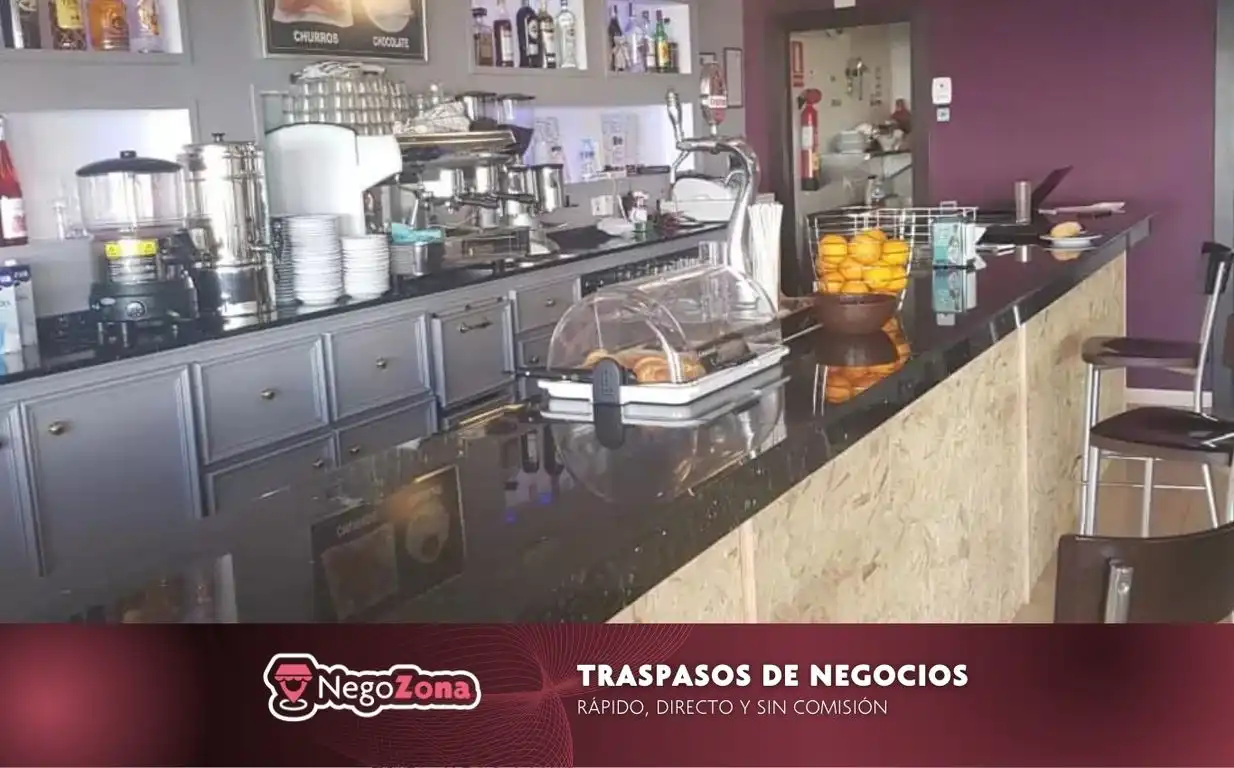 Local comercial en traspaso en Avenida Juan Carlos I 17