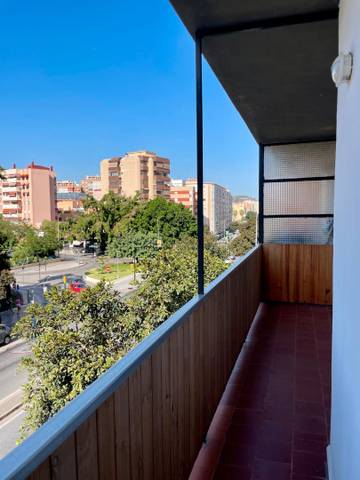 Piso en Alquiler en Avenida de Carlos Haya en Carranque - Haza Cuevas