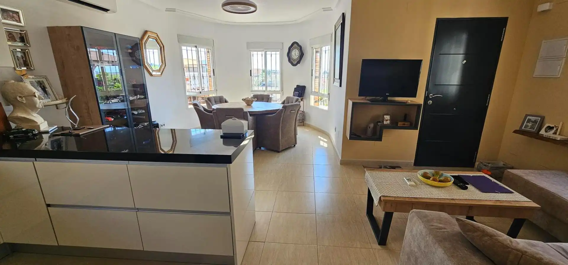 Sala d'estar de Casa o xalet en venda en El Raso