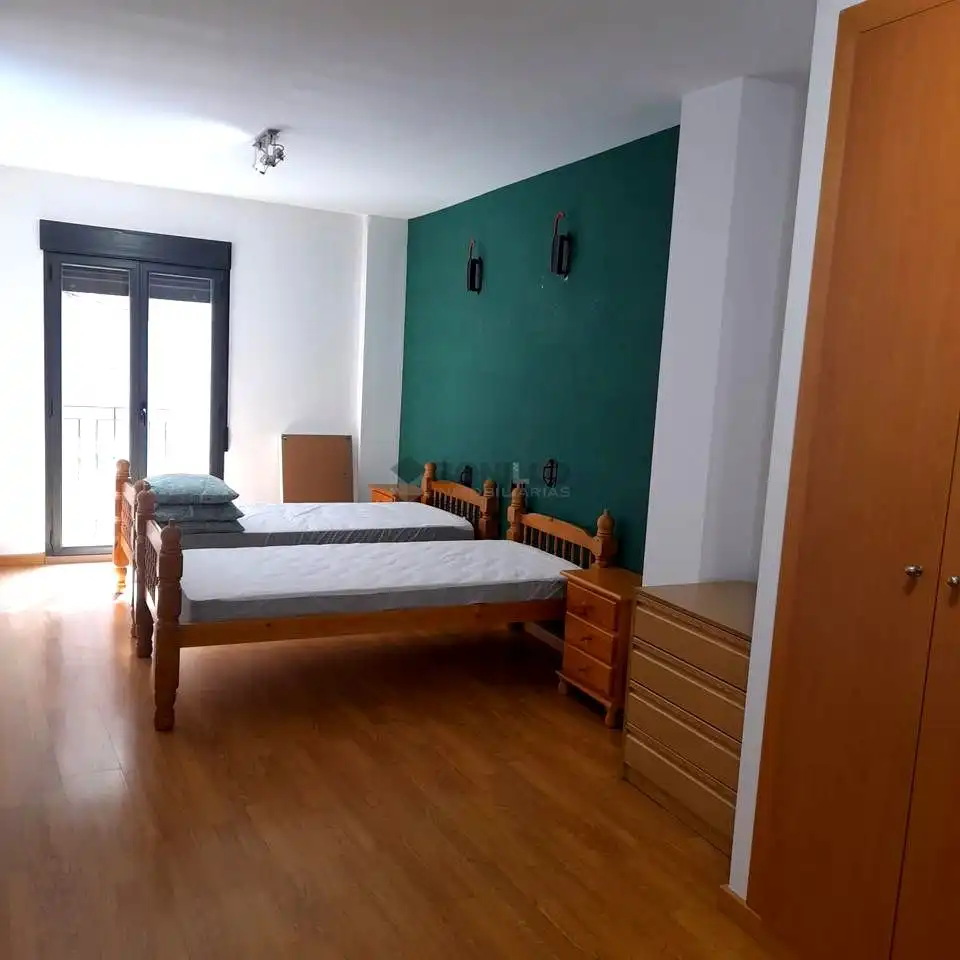 Bedroom of Flat for rent in La Puebla de Valverde  with Heating, Parquet flooring and Furnished