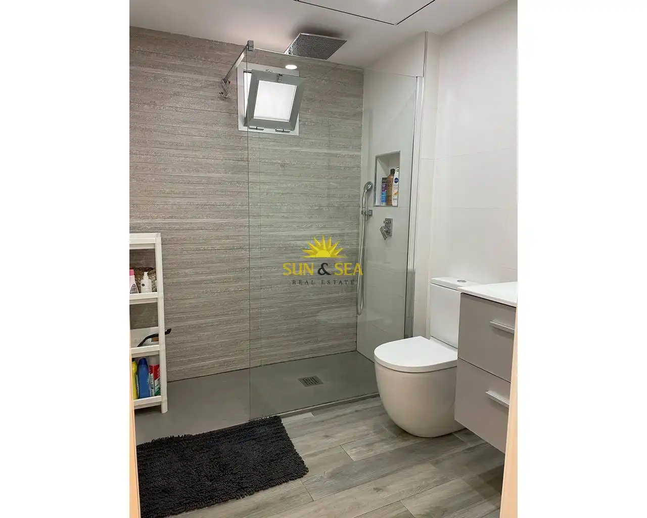 Bathroom of Apartments for rent in Elche / Elx  with Air Conditioner, Heating and Furnished