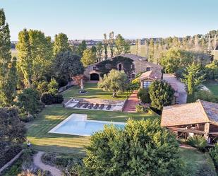 Jardí de Finca rústica en venda en Ullastret amb Aire condicionat, Terrassa i Piscina