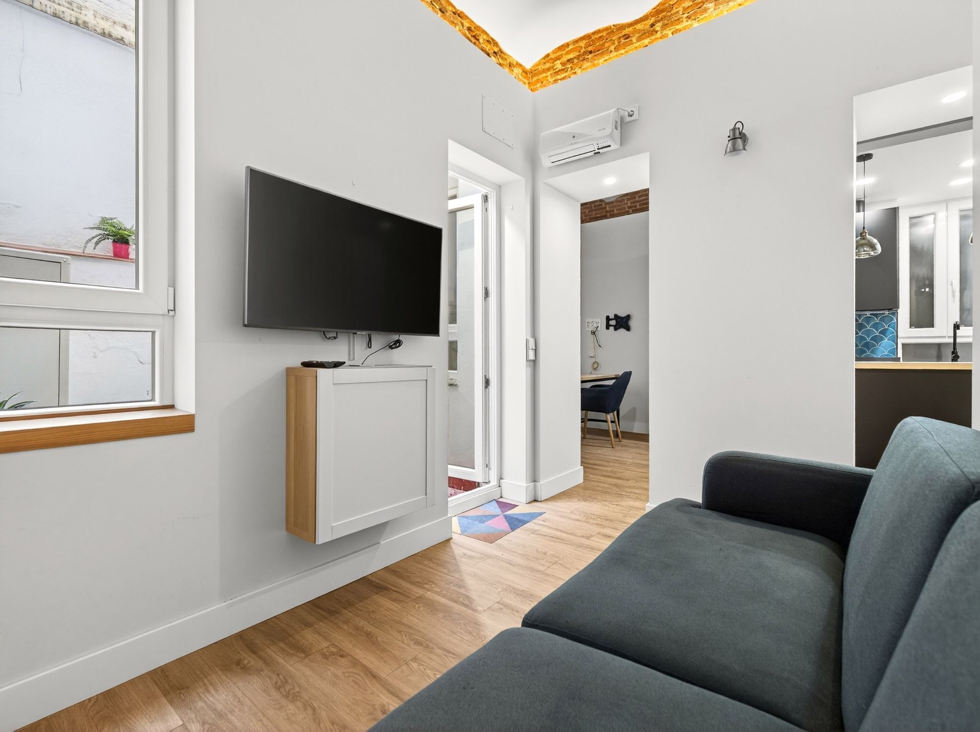 Living room of Study for sale in  Madrid Capital  with Air Conditioner, Heating and Furnished