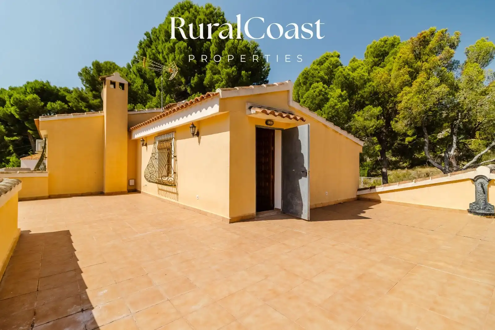 Vista exterior de Casa o chalet en venta en Tibi con Aire acondicionado, Calefacción y Jardín privado