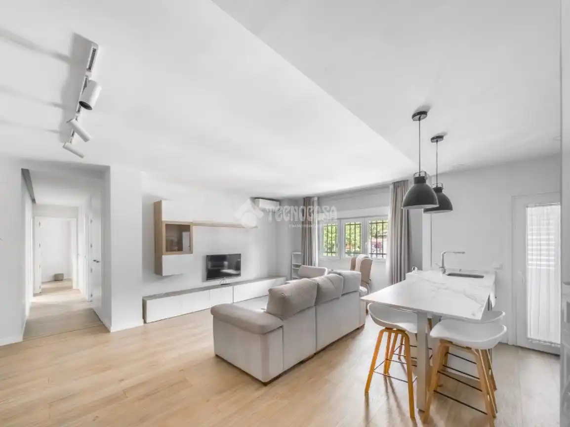 Sala de estar de Piso de alquiler en Madrid con Aire acondicionado, Calefacción y Trastero