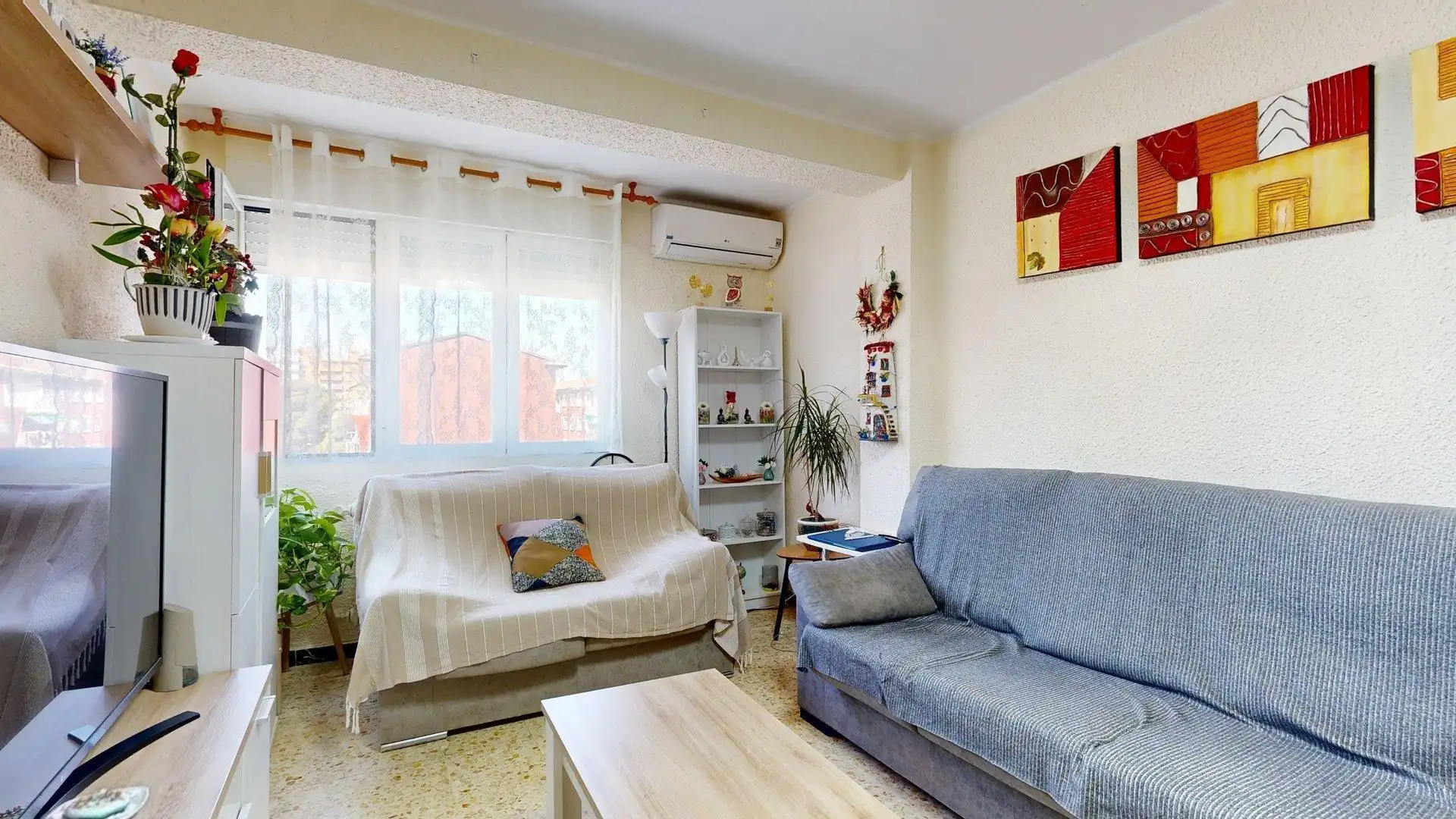 Sala de estar de Piso en venta en Zaragoza con Aire acondicionado, Calefacción y Amueblado