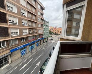 Vista exterior de Pis en venda en Torrelavega  amb Calefacció, Parquet i Terrassa