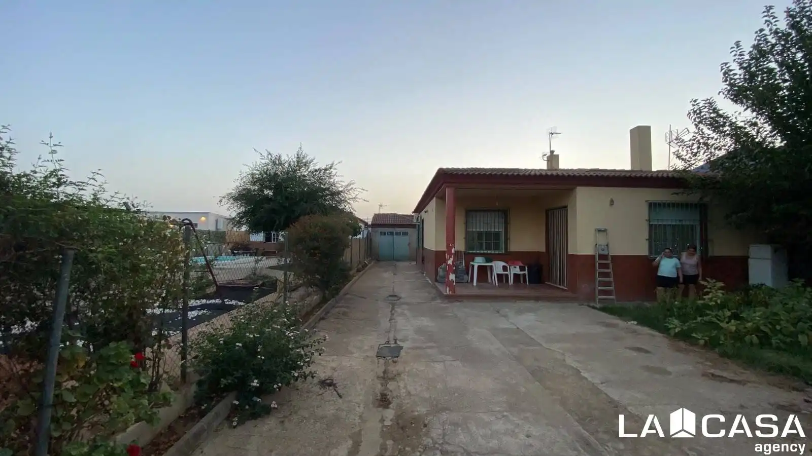 Exterior view of Houses for sale in Arco Norte - Avda. España