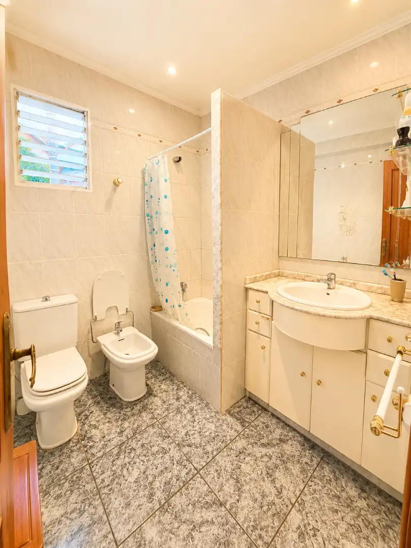 Bathroom of Flat for sale in Silla  with Terrace, Storage room and Internet