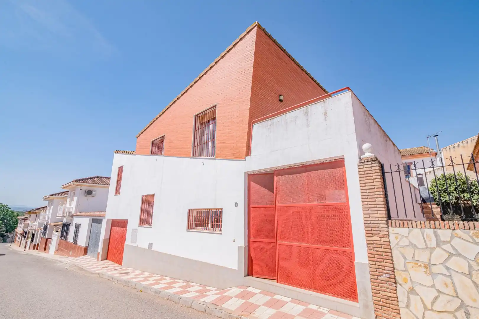 Xalet amb piscina en venda a Calle de Dalí