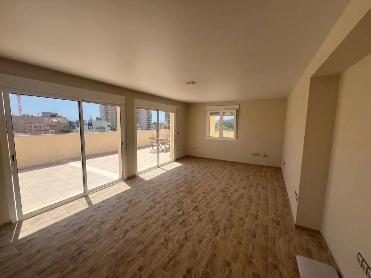 Living room of Attic for sale in El Campello  with Air Conditioner, Terrace and Furnished