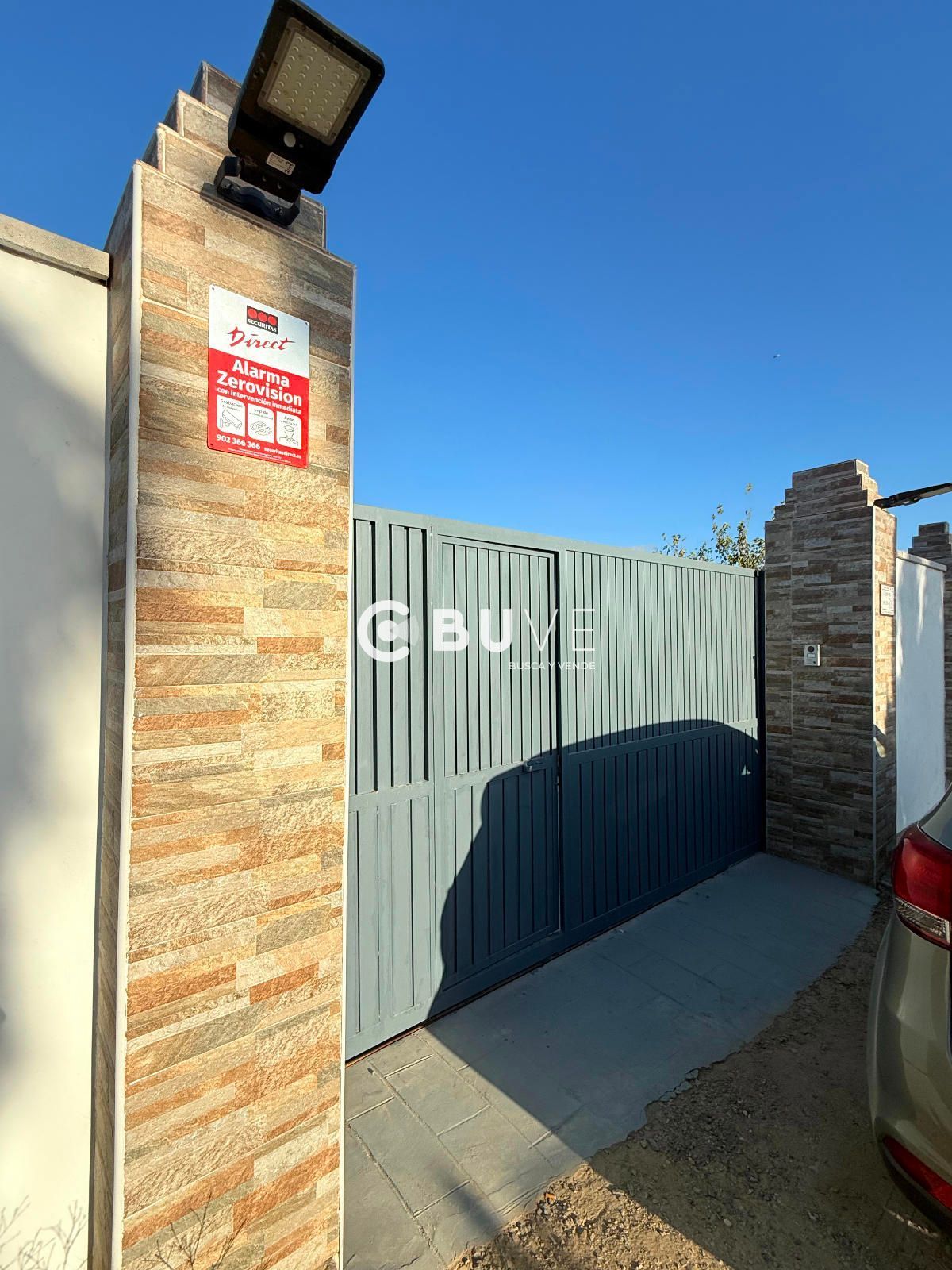 Vista exterior de Casa o xalet en venda en Utrera amb Aire condicionat, Calefacció i Traster