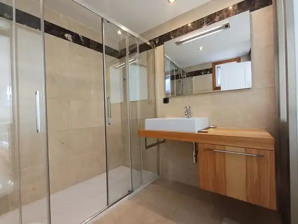 Bathroom of Apartments for sale in Vigo   with Heating, Parquet flooring and Terrace