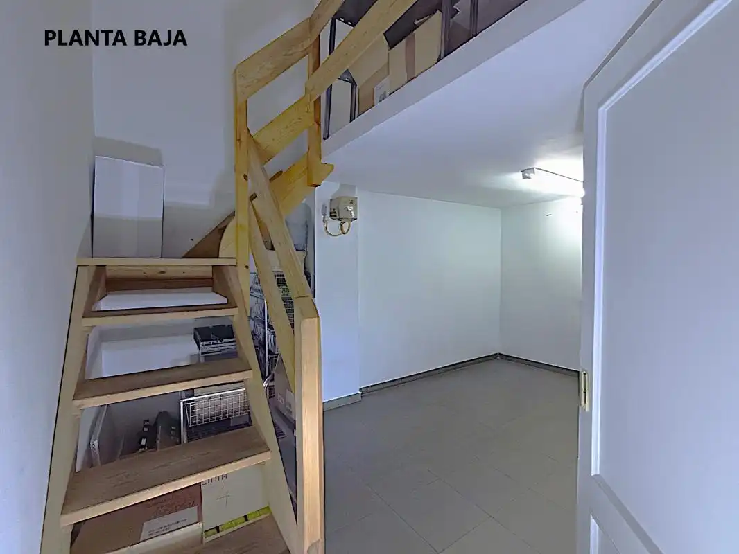 Casa adosada en venda en Oliva amb Calefacció, Terrassa i Balcó