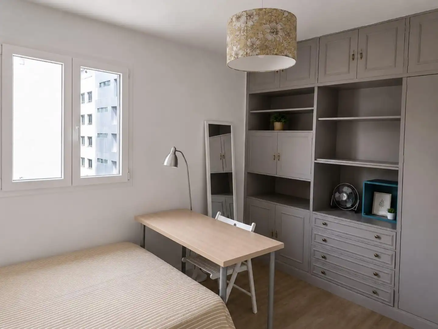 Habitación de Piso en venta en Madrid con Calefacción y Balcón