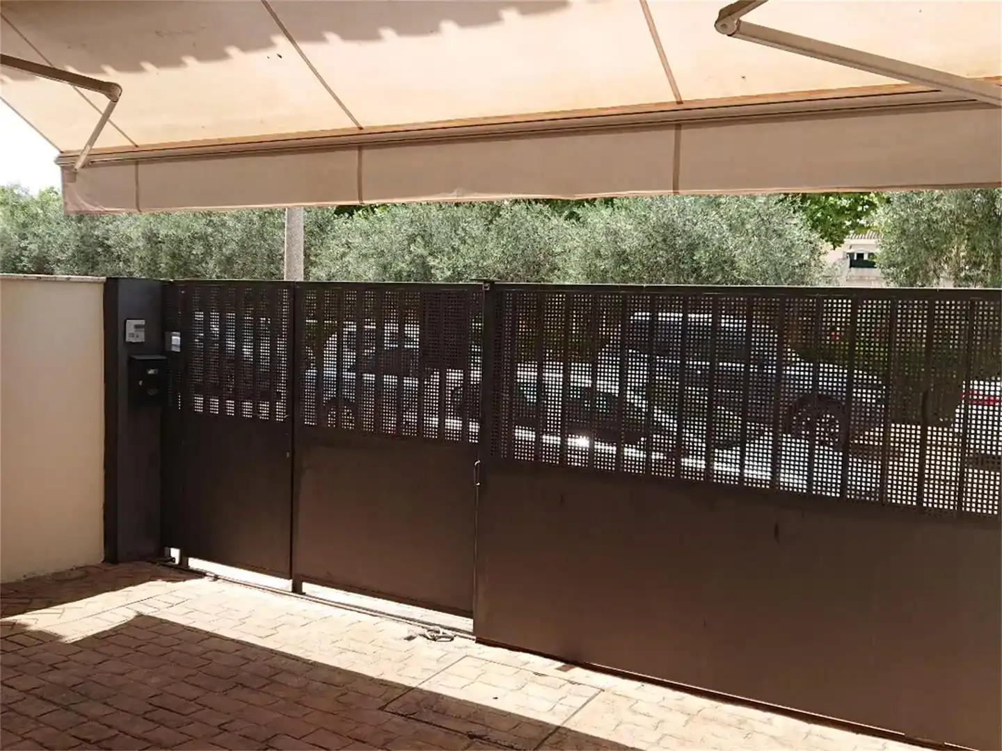 Vista exterior de Piso en venta en Bormujos con Aire acondicionado, Piscina y Balcón