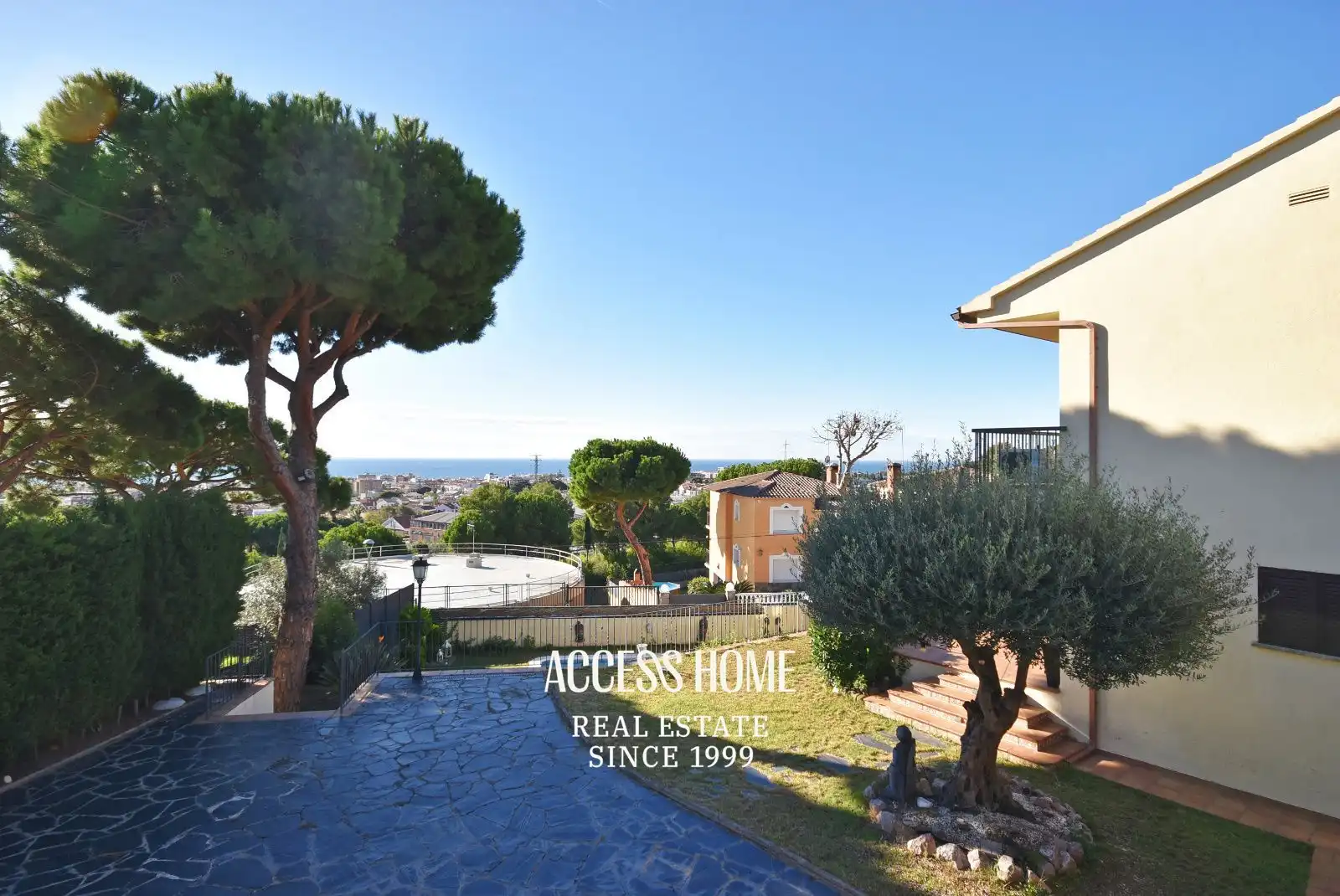 Vista exterior de Casa o xalet en venda en Premià de Dalt amb Aire condicionat, Calefacció i Terrassa