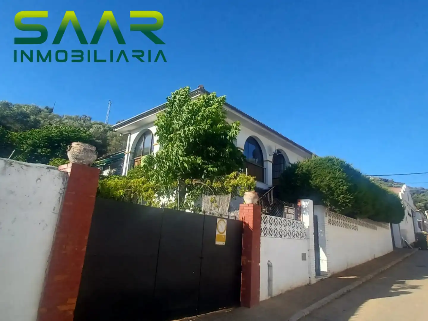 Casa amb jardí en venda a Constantina