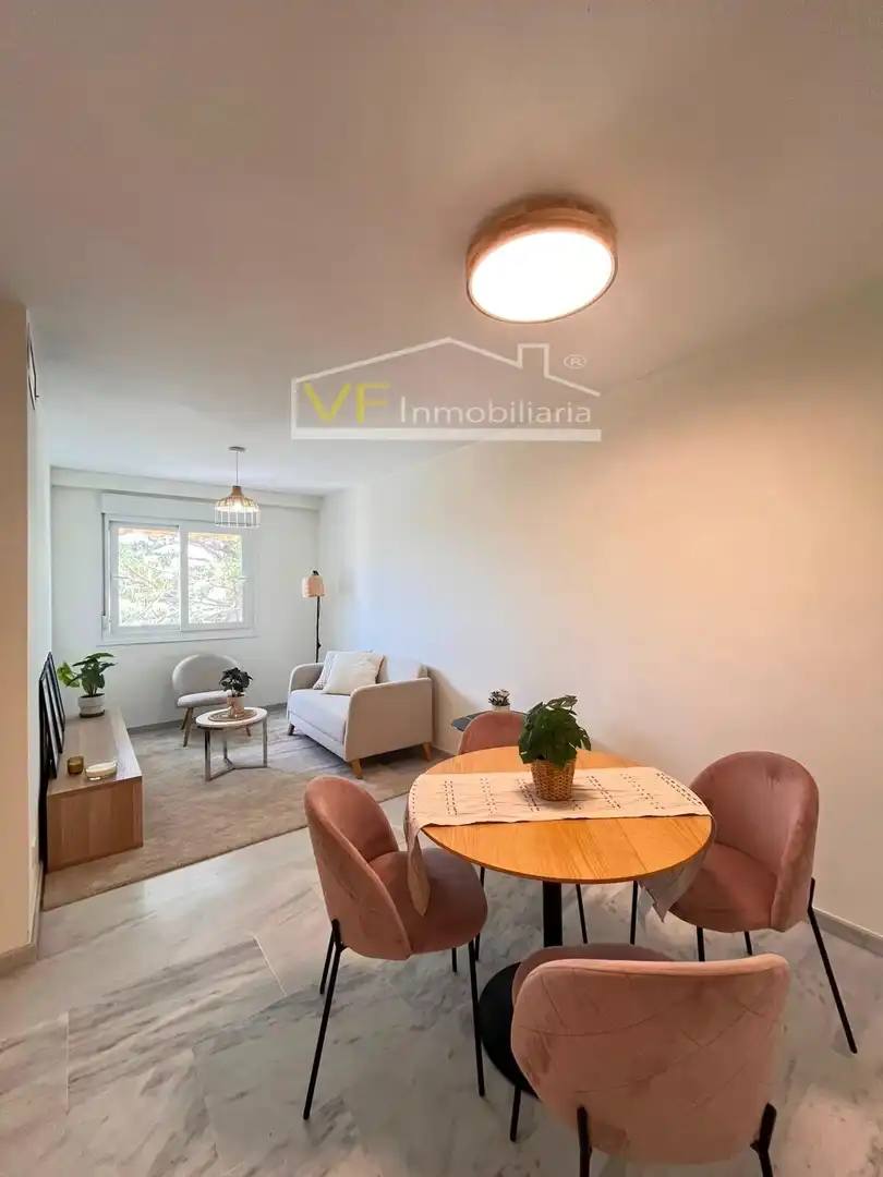 Sala de estar de Ático en venta en Rincón de la Victoria con Aire acondicionado, Jardín privado y Terraza