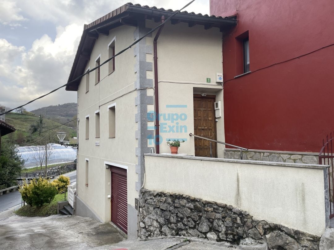 Vista exterior de Casa o xalet en venda en Astigarraga amb Calefacció i Traster