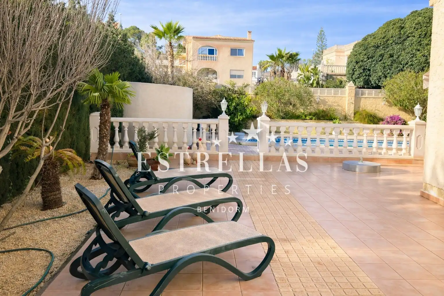 Vista exterior de Casa o chalet en venta en La Nucia con Aire acondicionado, Calefacción y Jardín privado