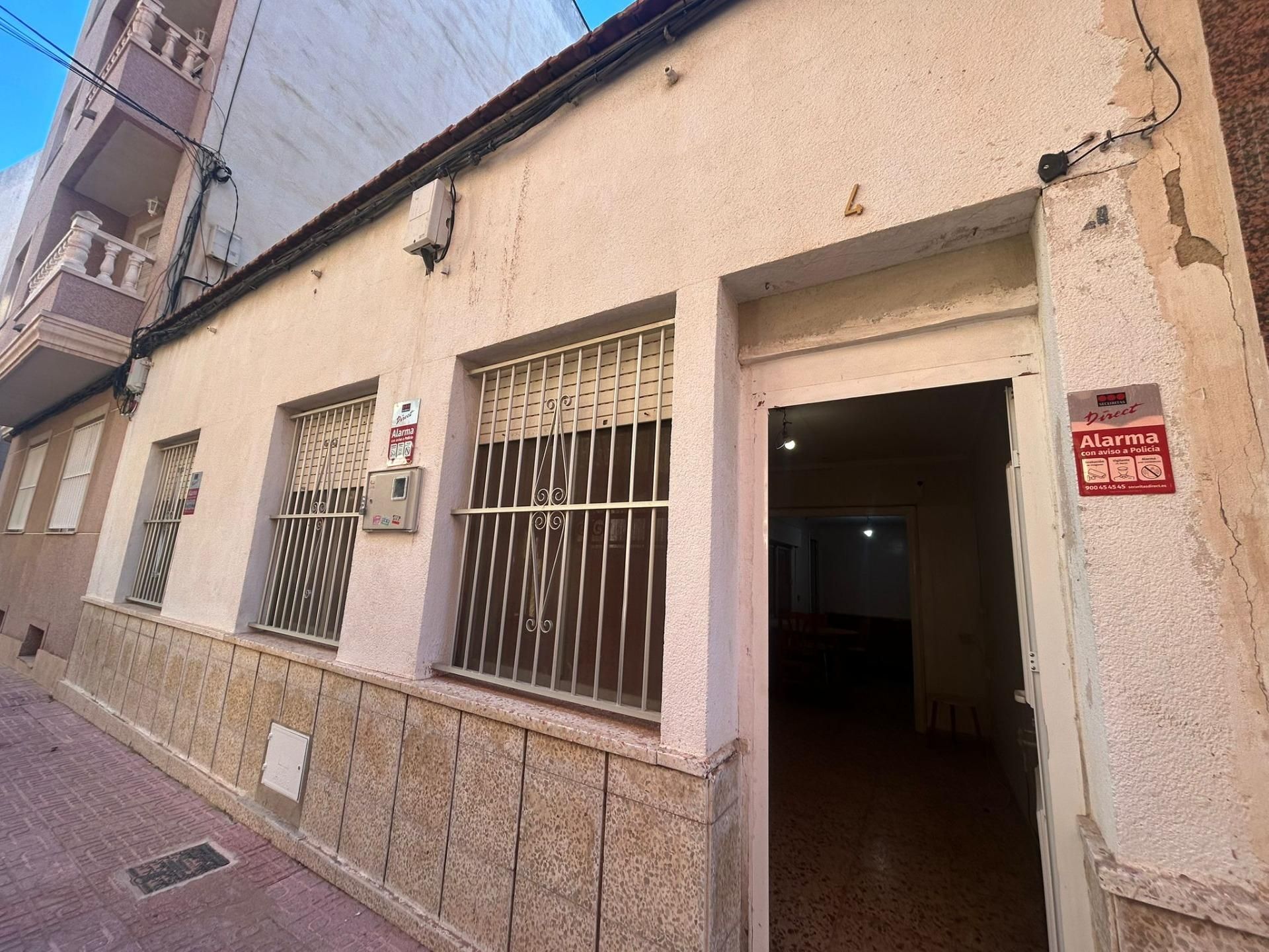 Vista exterior de Casa adosada en venta en Torrevieja