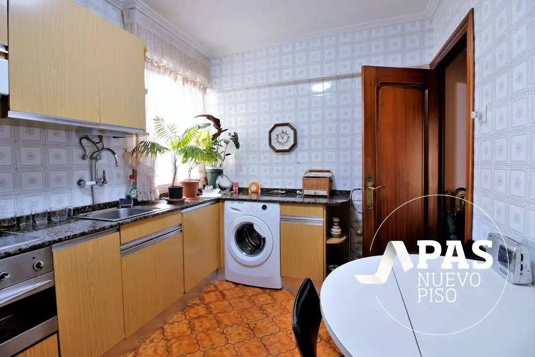 Cocina de Piso en venta en Santander con Balcón