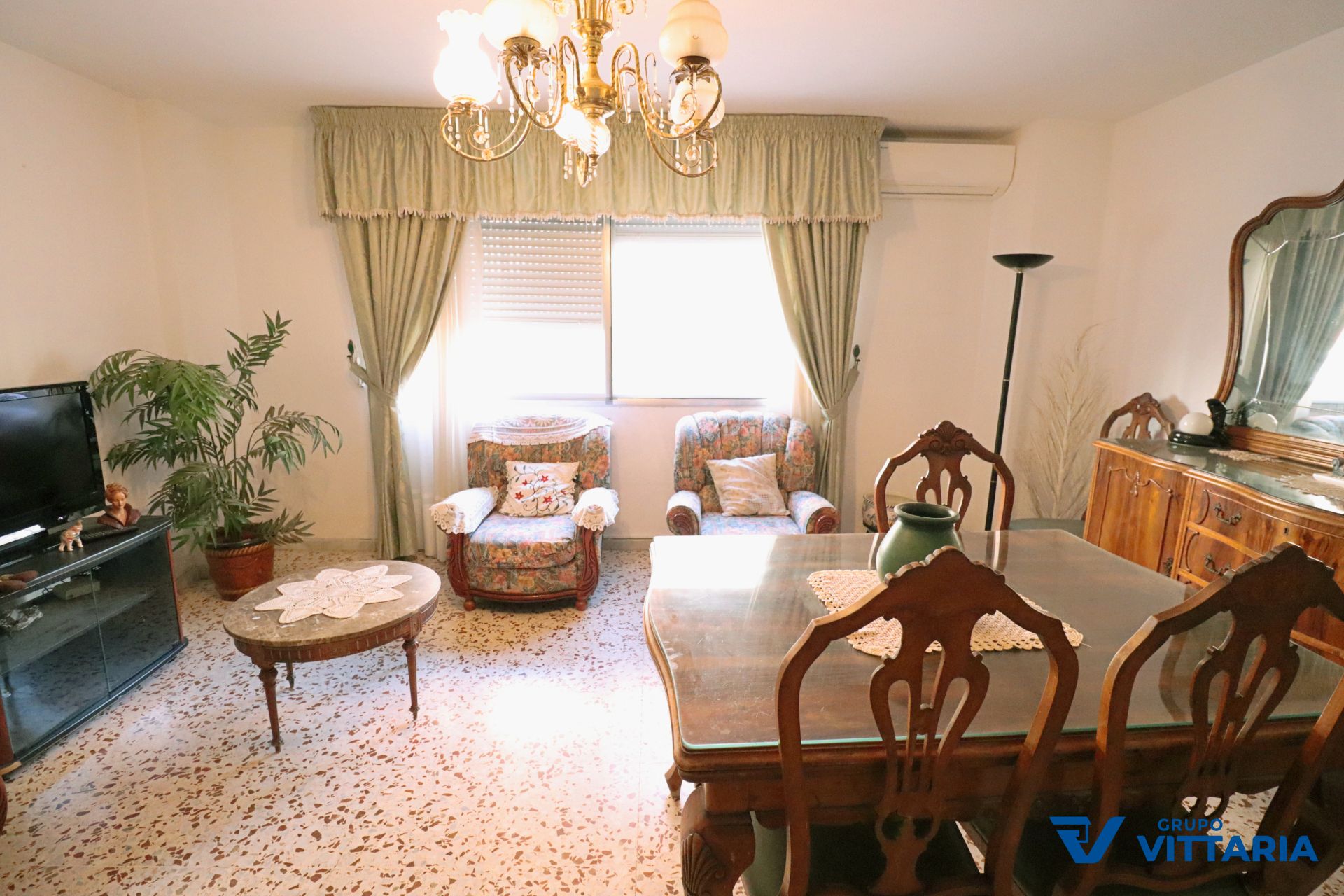 Living room of Flat for sale in  Almería Capital  with Air Conditioner, Furnished and Oven
