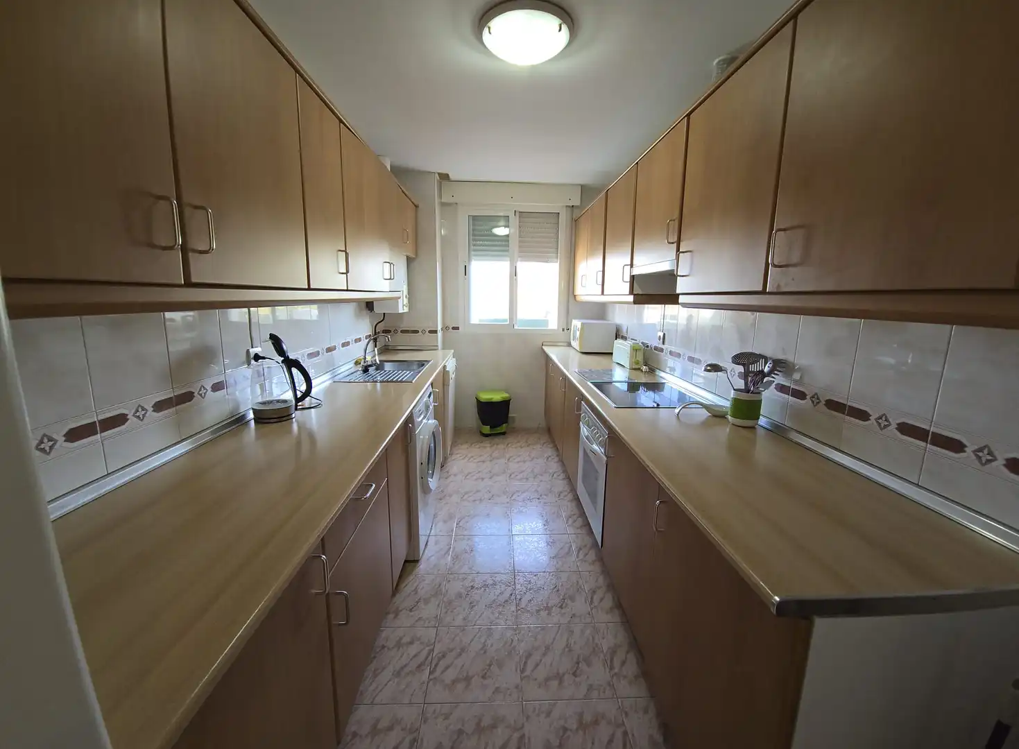 Küche von Dachboden zur Miete in Marbella mit Klimaanlage, Terrasse und Möbliert