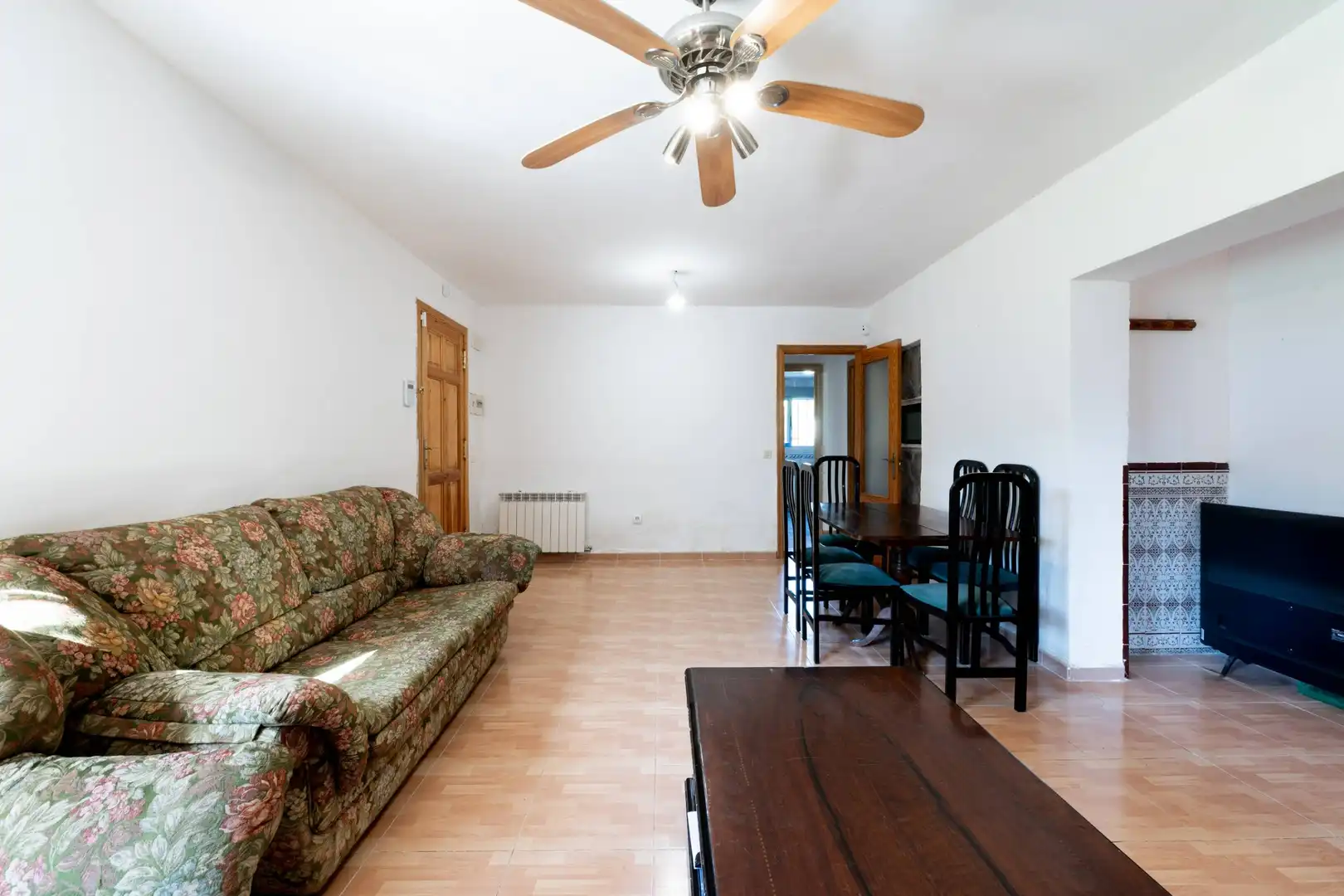 Sala de estar de Casa o chalet en venta en El Casar de Escalona con Calefacción, Terraza y Alarma