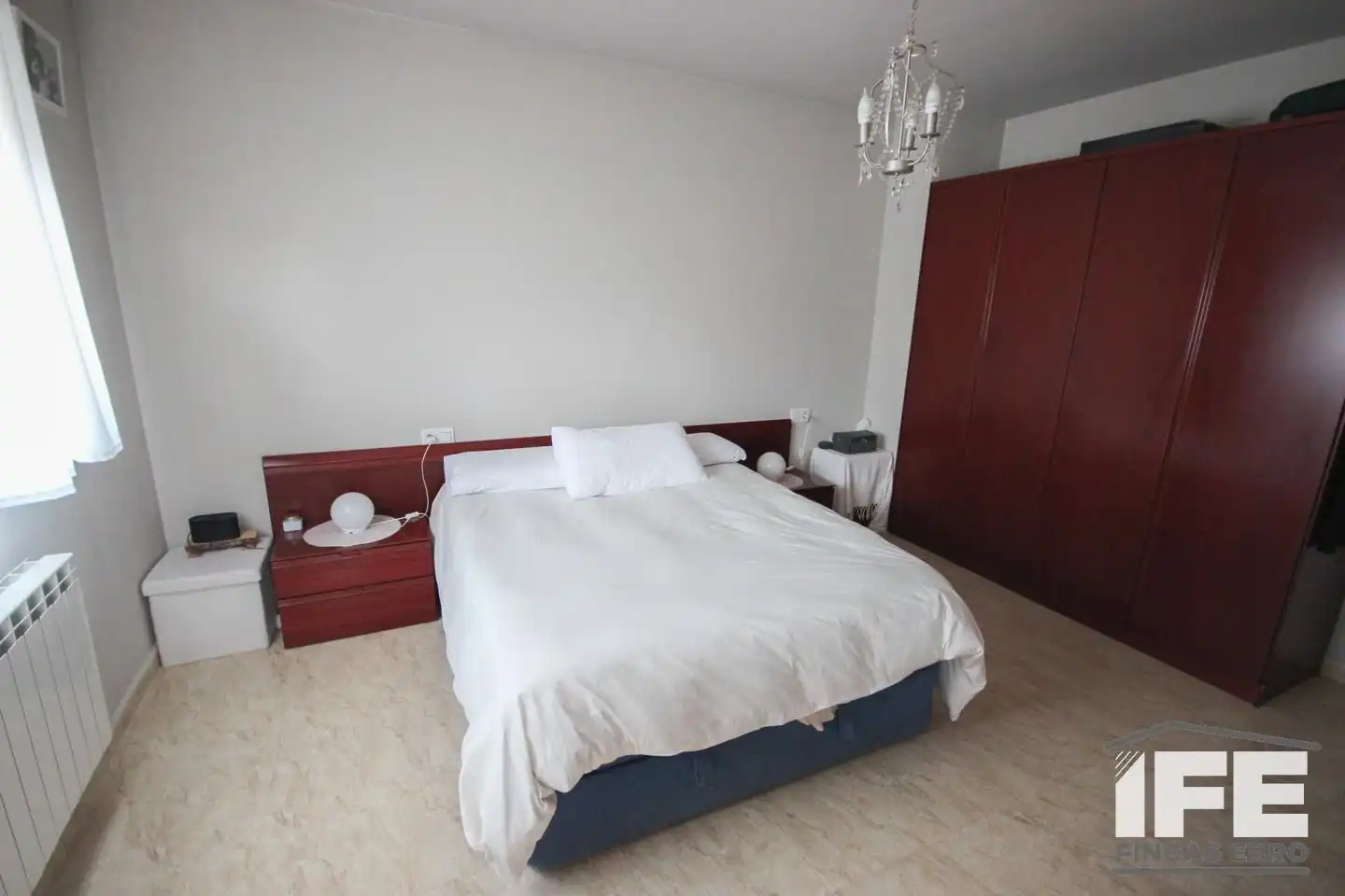 Schlafzimmer von Einfamilien-Reihenhaus zum Verkauf in Castejón (Navarra) mit Klimaanlage, Heizung und Privatgarten
