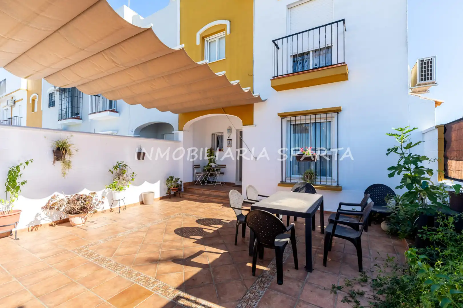 Terrace of Detached homes for sale in Benacazón  with Air Conditioner, Heating and Oven