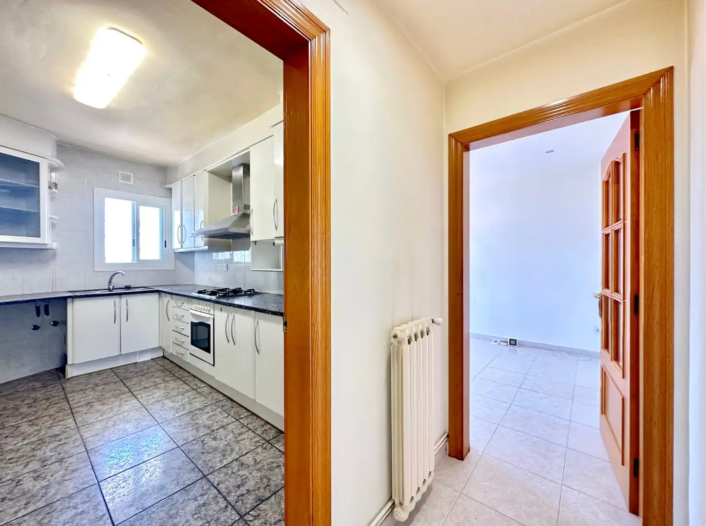 Küche von Wohnung zum Verkauf in Torelló mit Heizung, Terrasse und Ofen