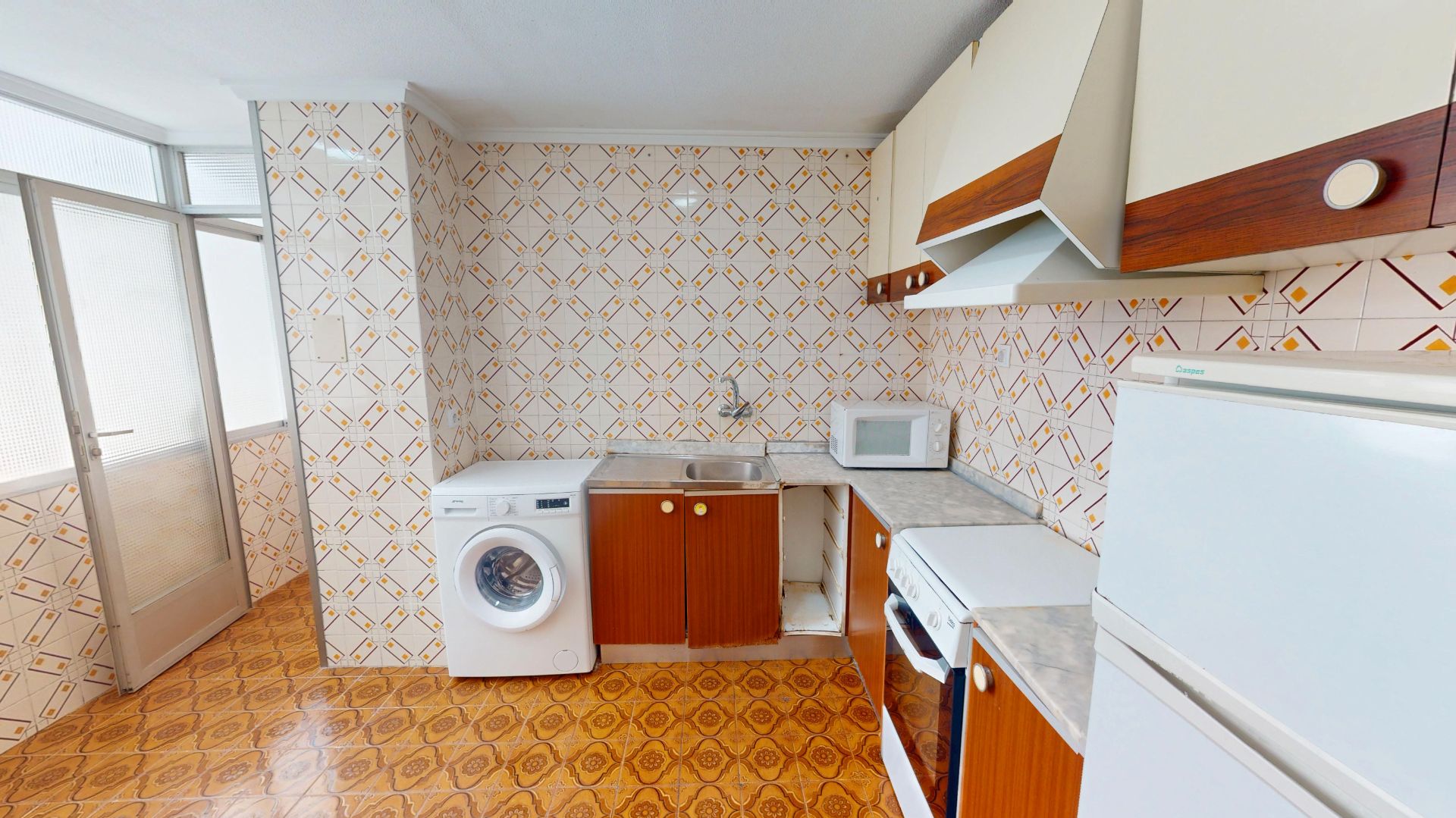 Kitchen of Flat for sale in Alicante / Alacant  with Oven, Washing machine and Balcony