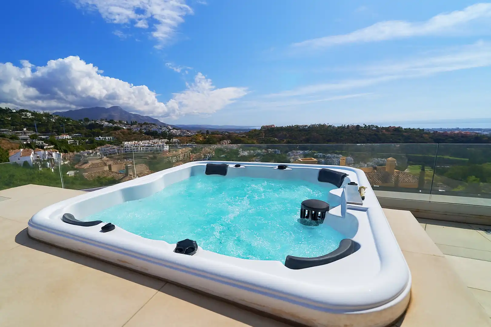 Terraza de Casa o chalet en venta en Benahavís con Aire acondicionado, Calefacción y Jardín privado