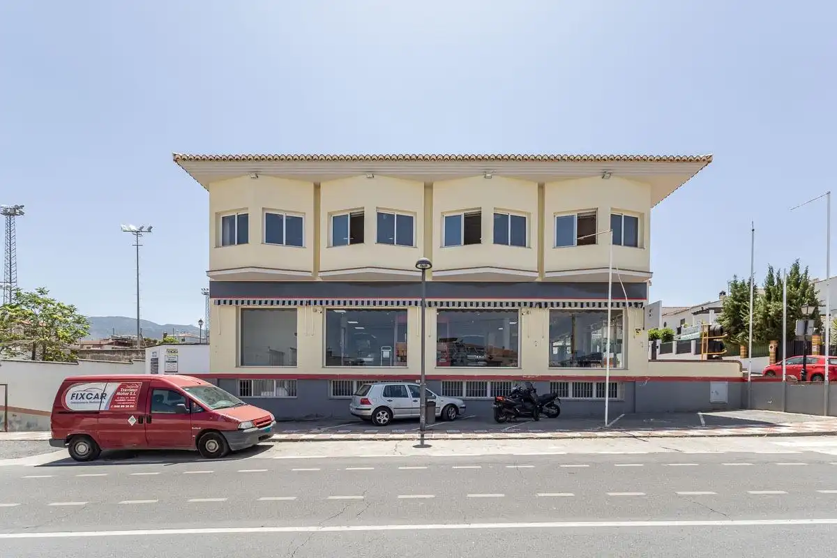 Außenansicht von Gebäude zur Miete in La Zubia