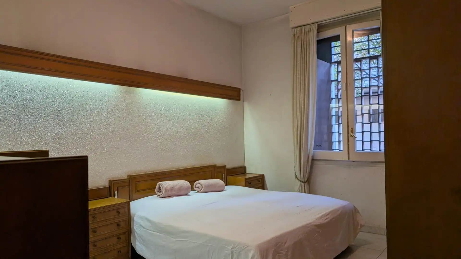Dormitori de Apartament en venda en Barcelona amb Parquet