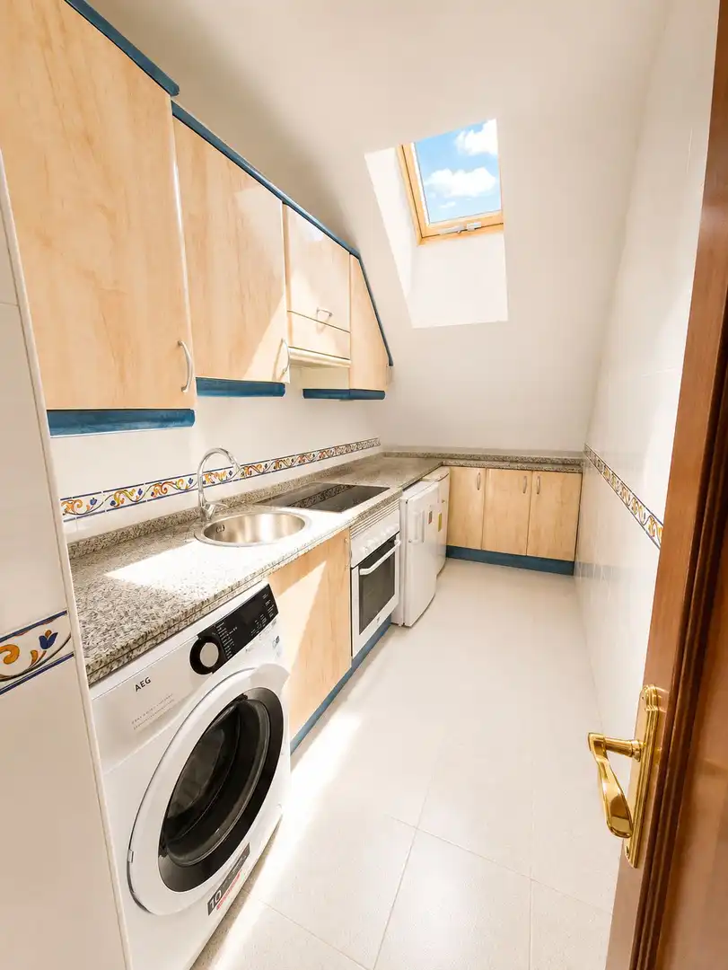 Cocina de Piso en venta en Oviedo  con Calefacción y Trastero